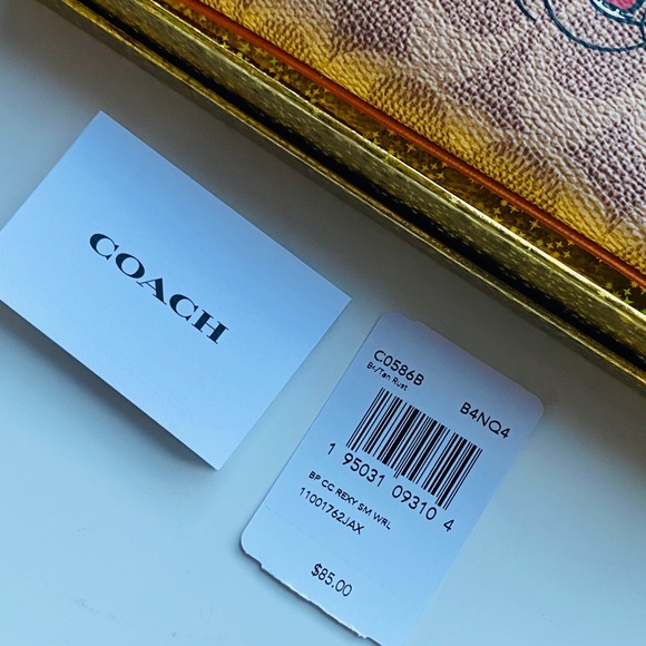 Authentic Coach Rexy Wristlet - Picture 4 of 4